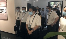 女子爆料郑大校长视频,女子实名爆料引发舆论热议”